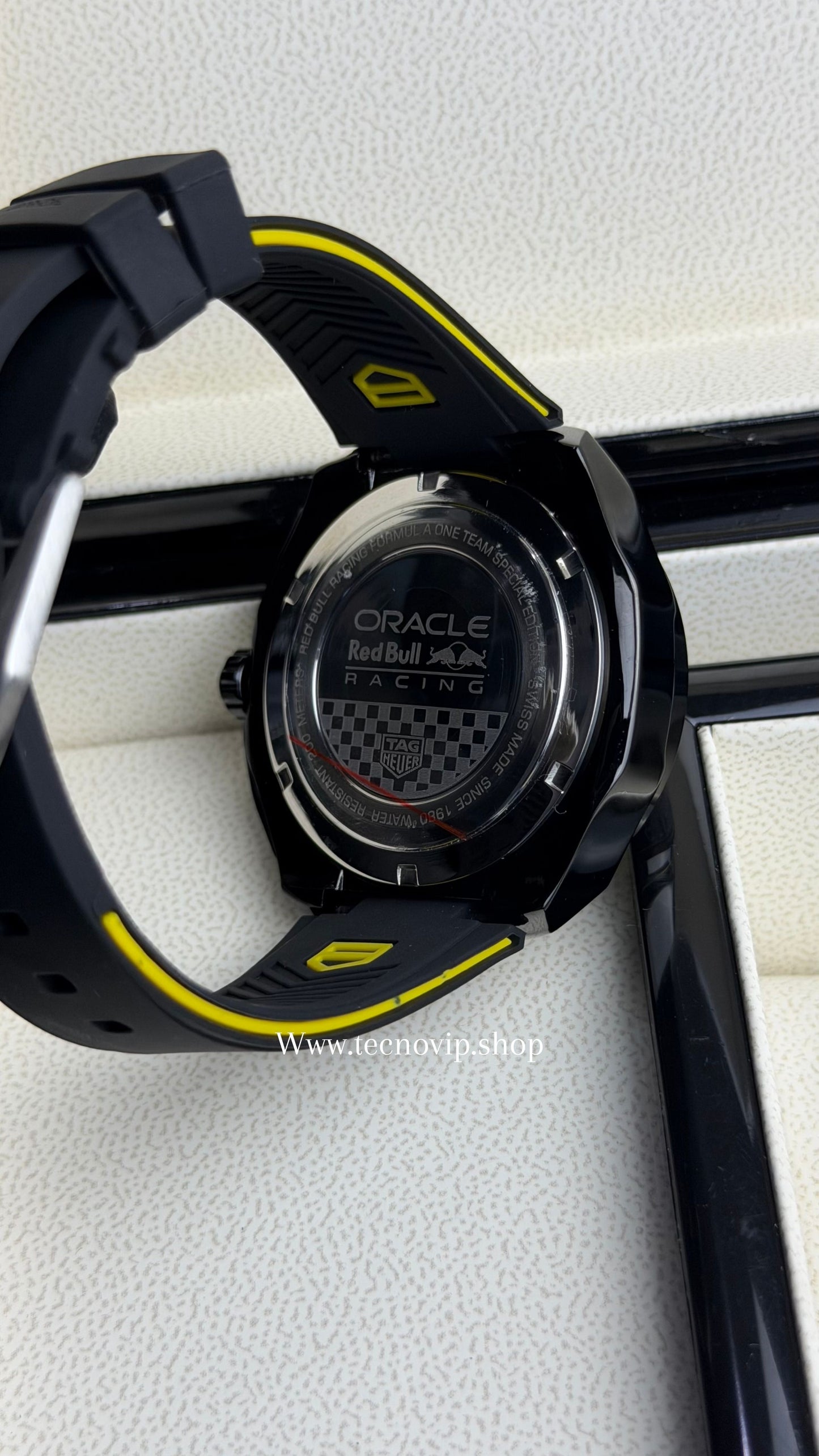 TAG ORACLE RED BULL YELLOW BLACK