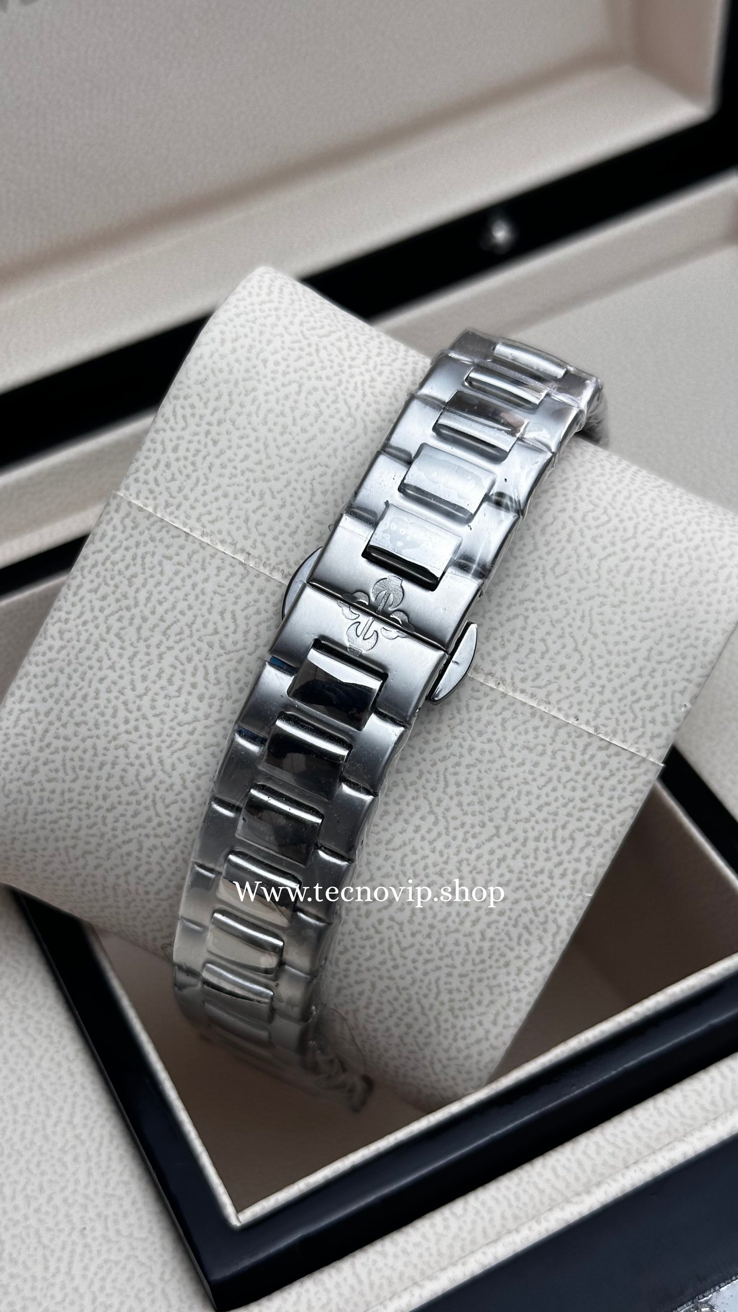 PATEK PHILIPPE NAUTILUS SILVER AND WHITE SEMIAUTOMÁTICO