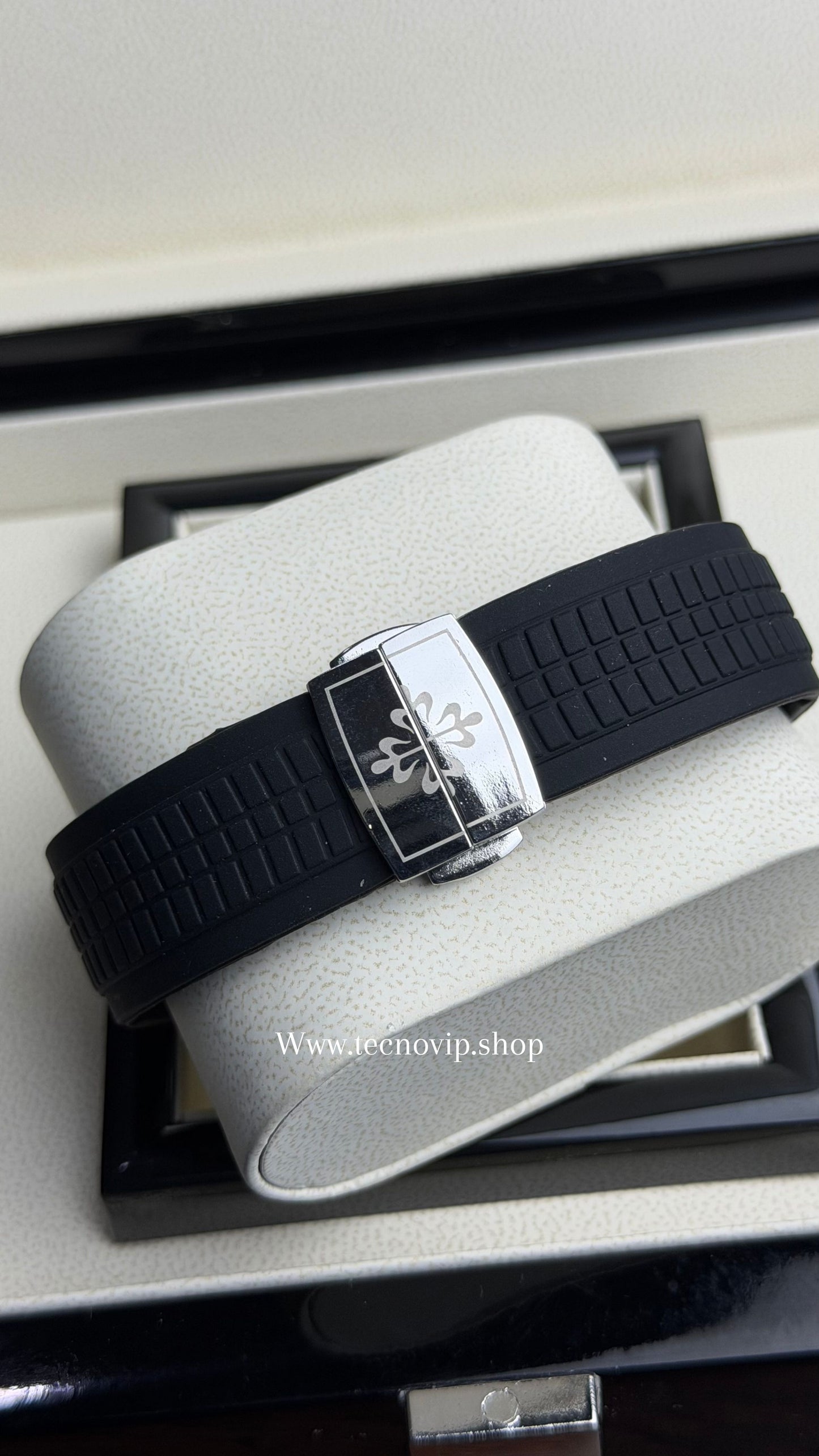 PATEK PHILLIPI AQUANAUT BLACK
