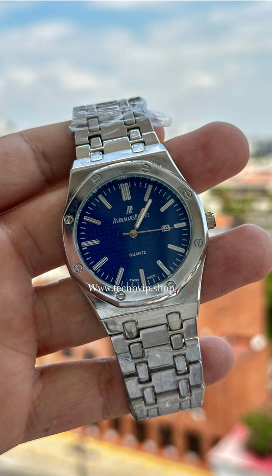 AUDHERMARS PIGUET ROYAL OAK SILVER AND BLUE